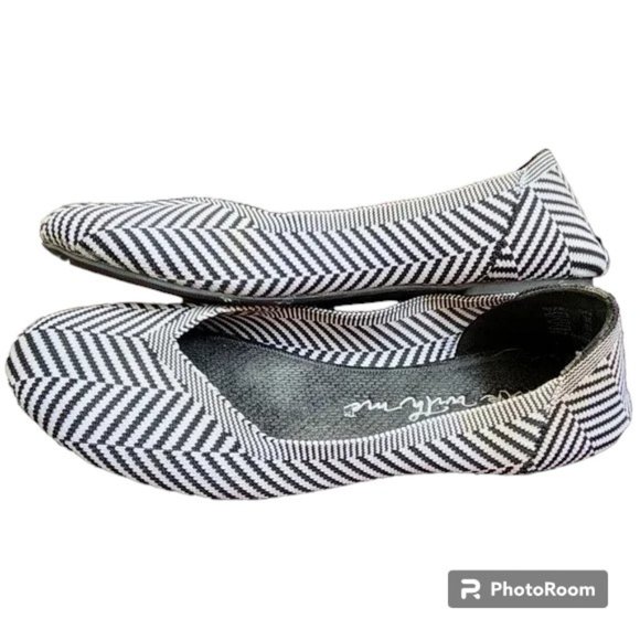 Coldwater Creek Daydream Walk With Me Flats Size 9M Washable Comfort - Picture 4 of 7
